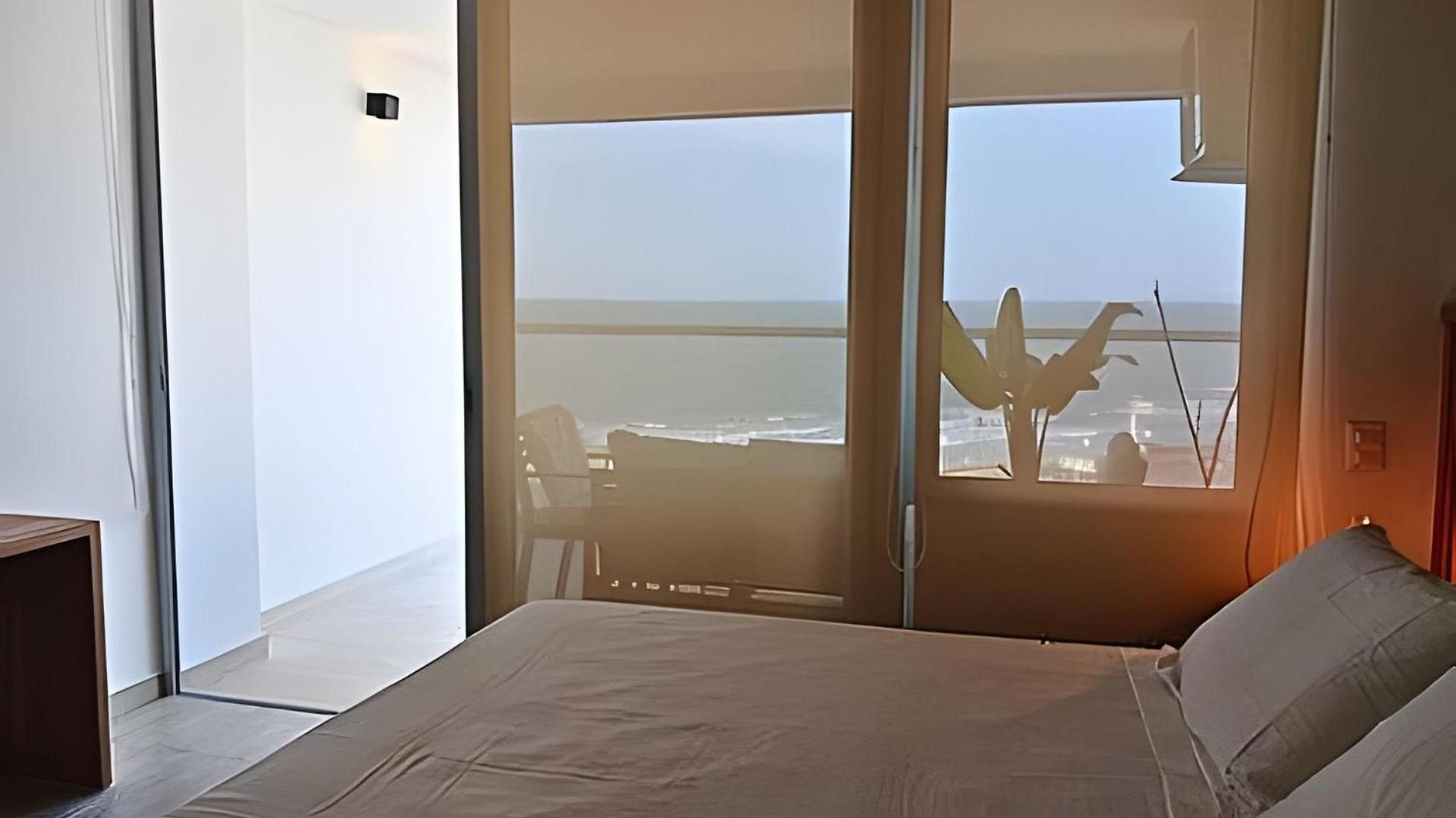 Lujoso Frente Al Mar Apartamento