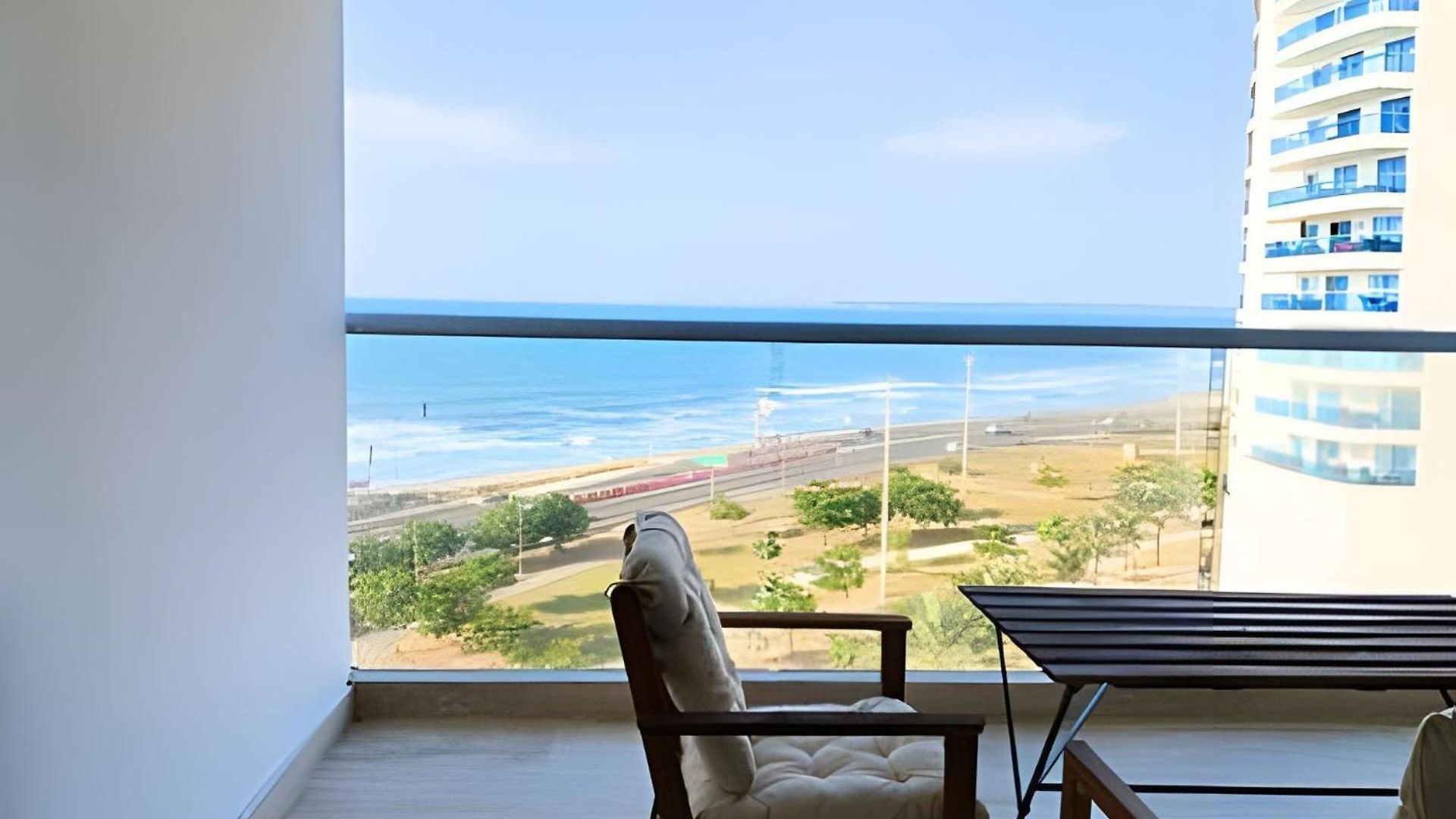 Lujoso Frente Al Mar Apartamento