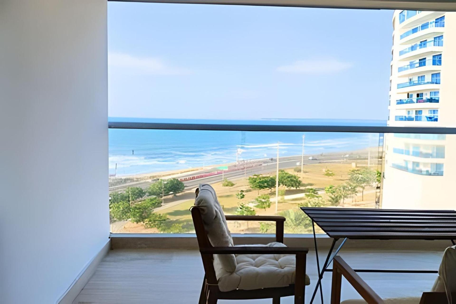 Lujoso Frente Al Mar Apartamento